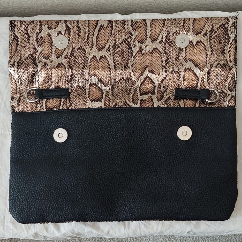 NWOT Black and Brown Snake Print Clutch Wristlet Crossbody - Picture 3 of 8
